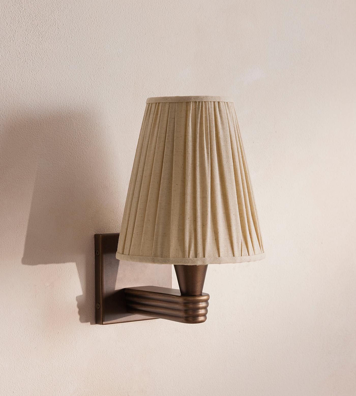 Viola Wall Light, Bronze