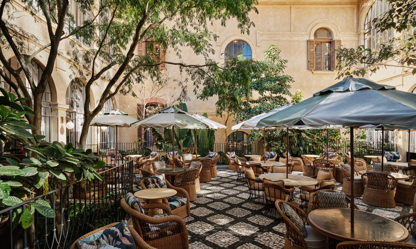 Valencia Wall Light, IP44